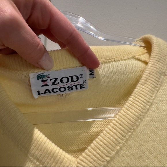 Lacoste - Izod Vintage Butter Yellow V-Neck Long Sleeve Pullover Sweater Size M - Picture 2 of 5